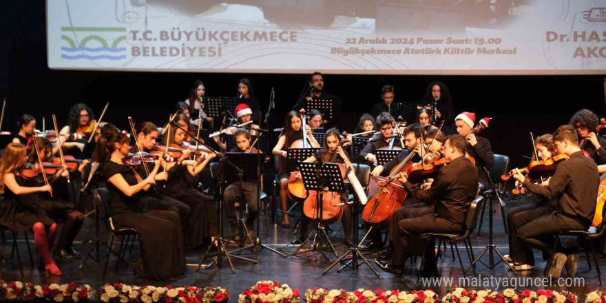 100. Yıl Gençlik Oda Orkestrası’ndan muhteşem yıl sonu konseri