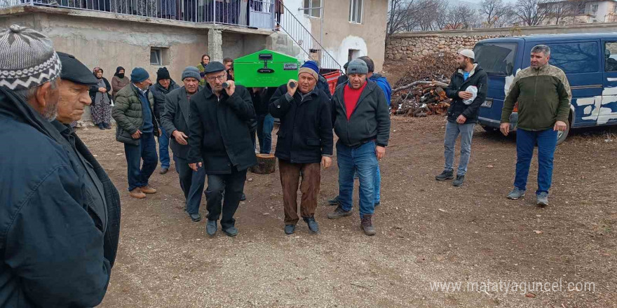 109 gün sonra ölü bulunan yaşlı kadın son yolculuğuna uğurlandı