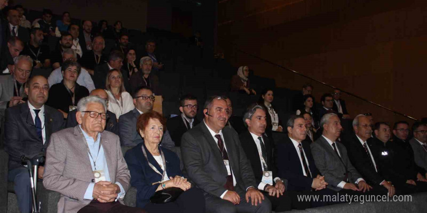 12. Türkiye Yemeklik Mantar Kongresi Bergama’da başladı