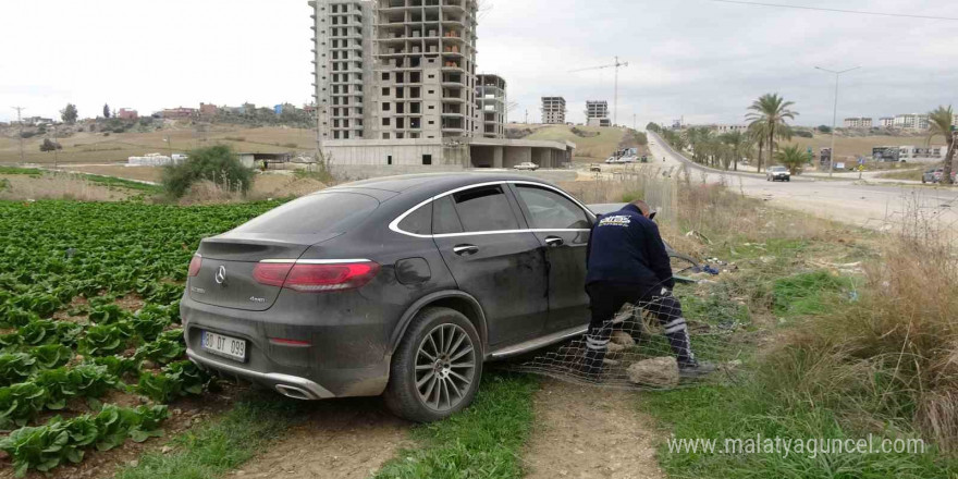 14 yaşındaki sürücü cipiyle otomobile çarptı: 1 ölü