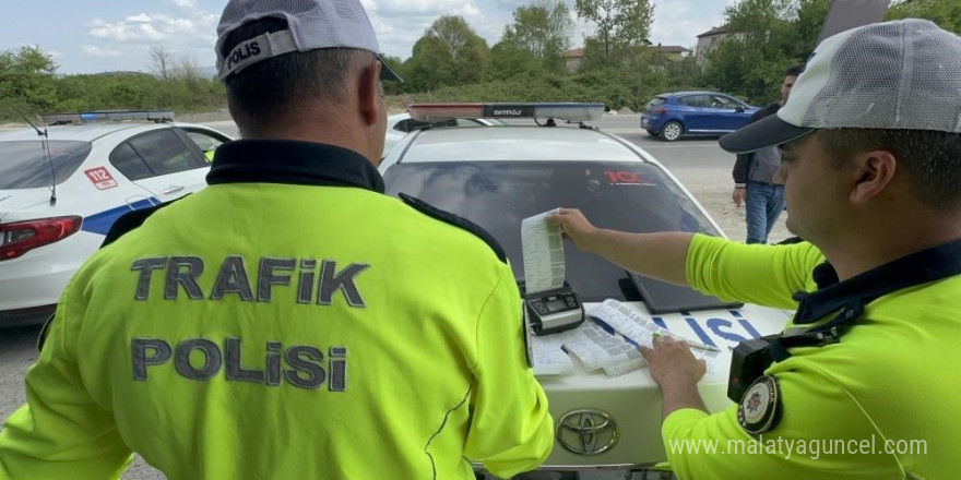 140 araç trafikten men edildi 35 sürücüye alkolden işlem yapıldı