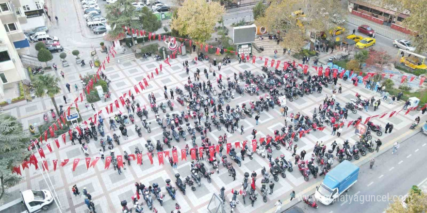 150 motorcudan Cumhuriyet Korteji