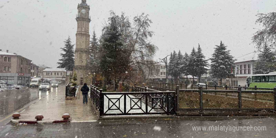 1650 rakımlı Çamlıbel Geçidi’nde kar ve tipi etkili oldu