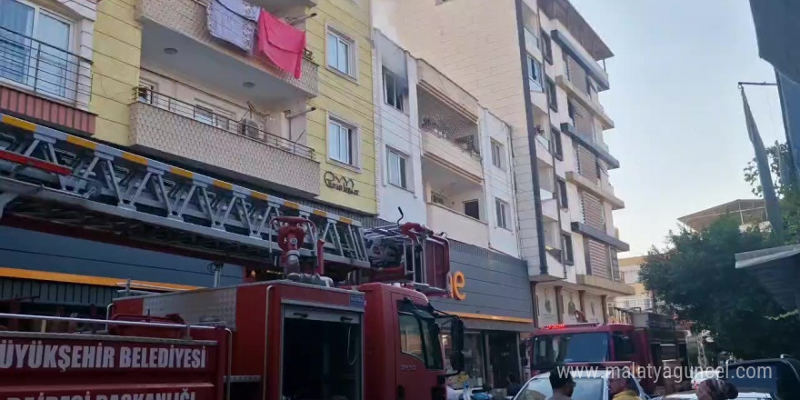 2 katlı evde çıkan yangın söndürüldü