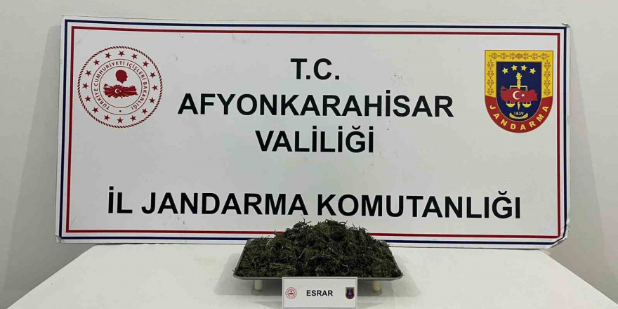 215 gram esrar ele geçirildi