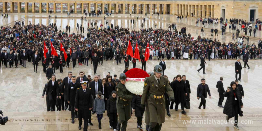 ’24 Kasım’ öncesi Başöğretmen Atatürk’e anlamlı ziyaret