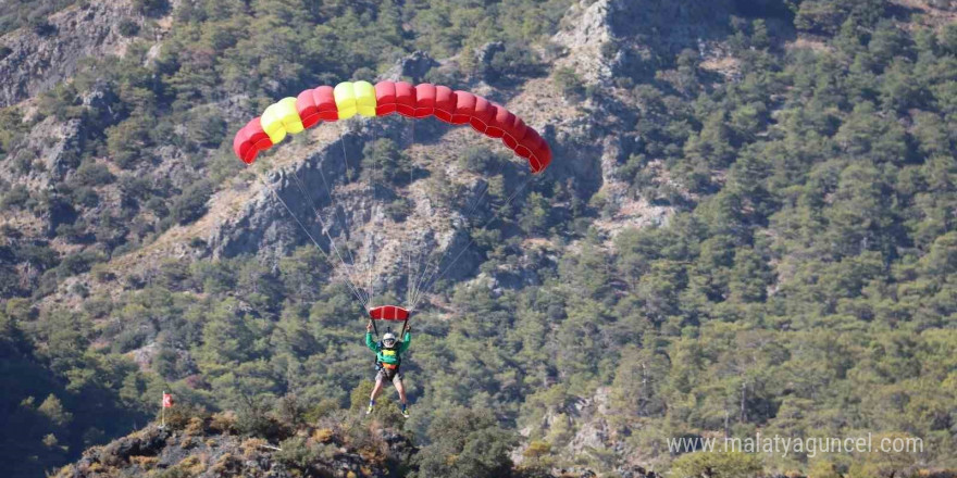 24. Uluslararası Ölüdeniz Hava Oyunları Festivali coşkuyla devam ediyor