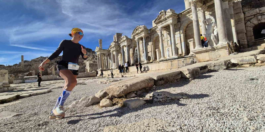 27 ülkeden 320 sporcu Sagalassos Antik Kenti’nde koştu