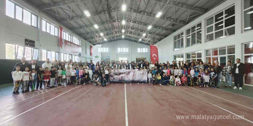 29 Ekim Cumhuriyet Kupası Tenis Turnuvası başladı