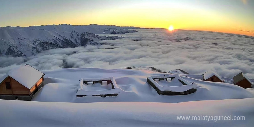 3 bin metre yükseklikteki Büyük Yayla’dan kar manzaraları