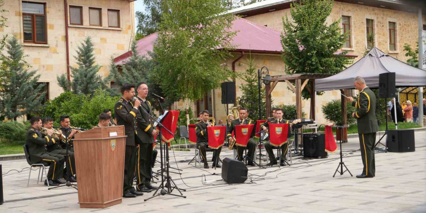 3. Ordu Bölge Bando Komutanlığından anlamlı konser