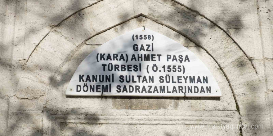 458 yıllık Gazi Kara Ahmet Paşa Külliyesi’nin kurşunları döküldü, sebilini inşaat firması kullanıyor