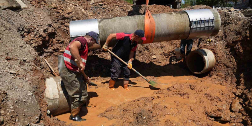 5 saatlik kesintinin ardından şebekeye su verildi