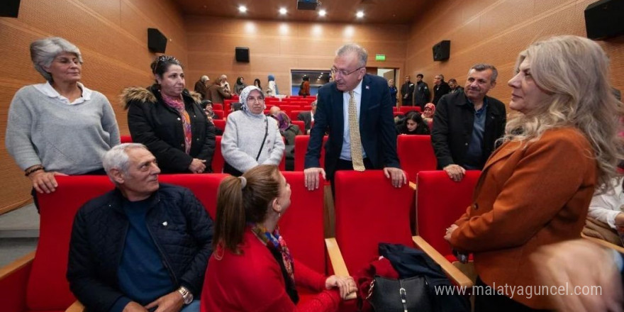 60+ Tazelenme Üniversitesi öğrencilerine oryantasyon eğitimi