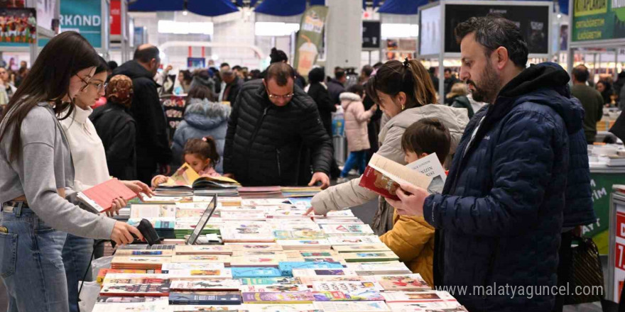 7. Isparta Kitap Fuarı’na yoğun ilgi