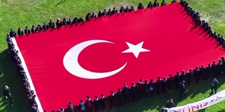 7’den 70’e binlerce kişi Cumhuriyet için koştu