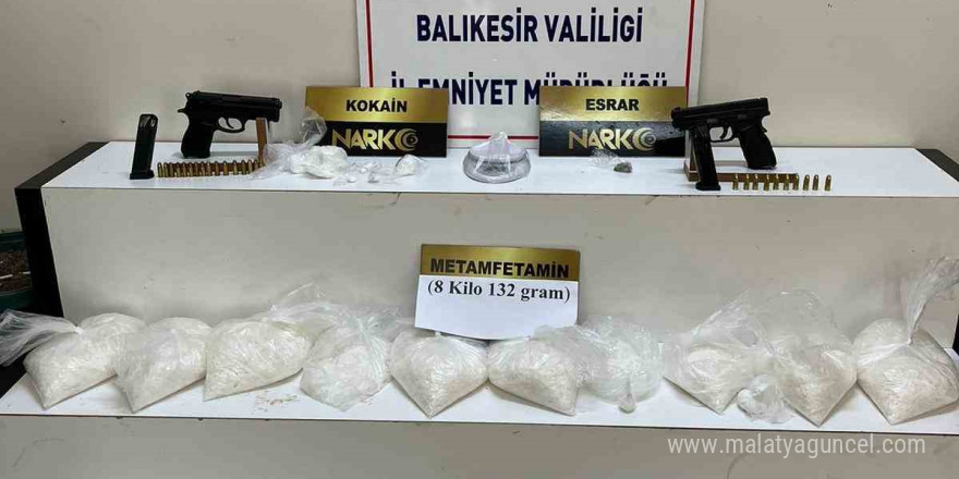 8 kilogram metamfetamini buzdolabına sakladılar, ’Fırtına’dan kaçamadılar