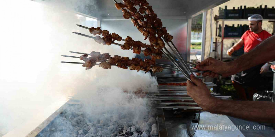 8. Uluslararası Adana Lezzet Festivali Merkez Park’ta başladı