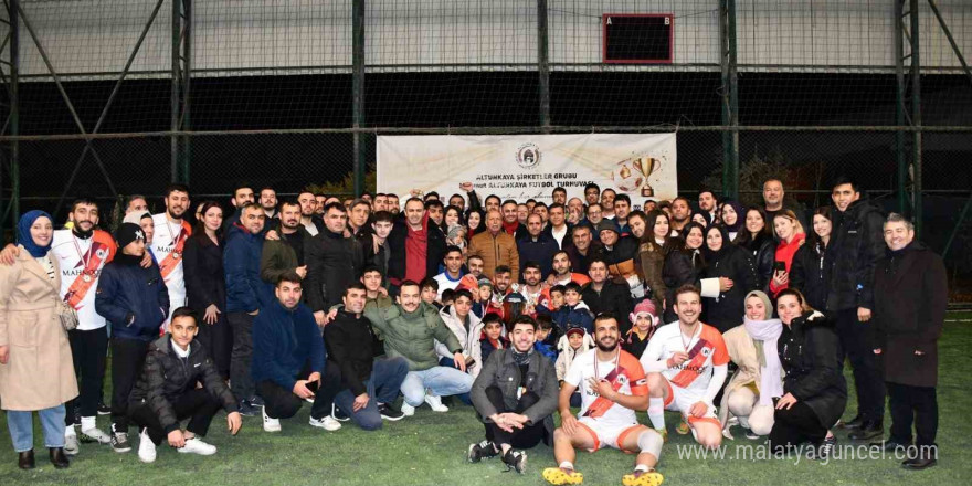 8’inci Altunkaya Futbol Turnuvası’nın şampiyonu Confy oldu