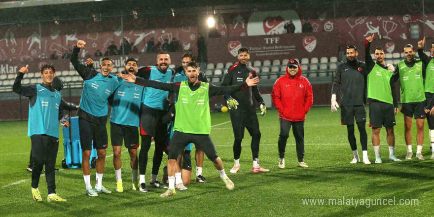 A Milli Futbol Takımı, Galler maçı hazırlıkların sürdürdü