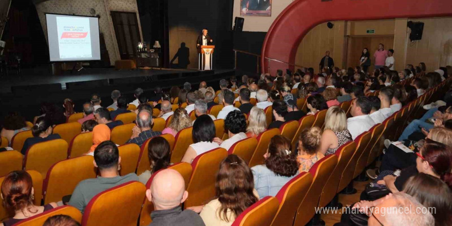 Adana Büyükşehir Belediyesi 9. Şehir Tiyatroları Festivali başladı.