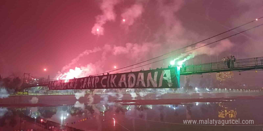 Adana Demirspor’da taraftar 84. yılı coşkuyla kutladı