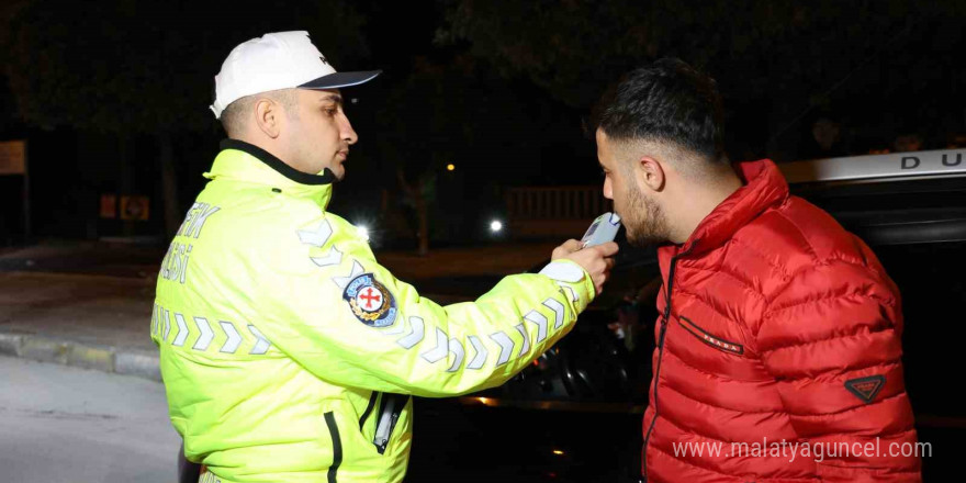 Adana’da 8 bin 372 polis ve jandarmayla 'Yılbaşı Huzur ve Güven' denetimi