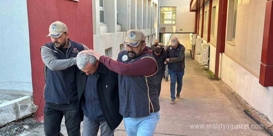 Adana’da aralarında FETÖ il sorumlusunun da olduğu 8 şüpheli tutuklandı