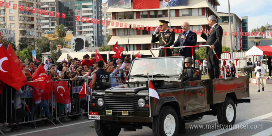 Adana’da Cumhuriyet’in 101. yılı coşkuyla kutlandı