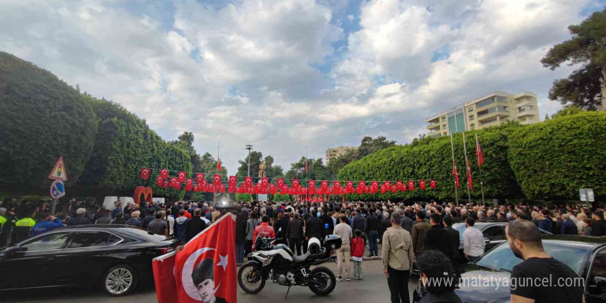 Adana’da hayat Ata için iki dakika durdu