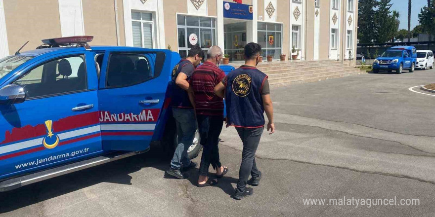 Adana’da jandarma iki hükümlüyü yakaladı