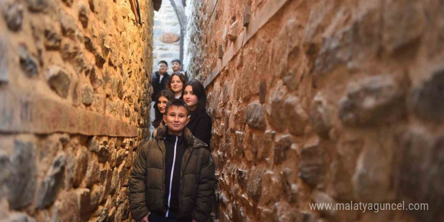 ’Adım adım, kadim Bursa’ gezileri başladı