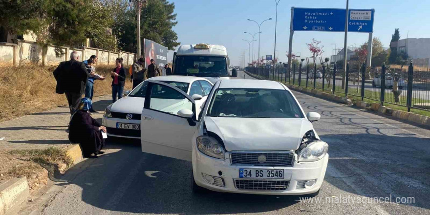 Adıyaman’da 4 araç bir birine girdi