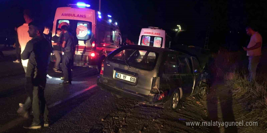 Adıyaman’da iki otomobil çarpıştı: 7 yaralı