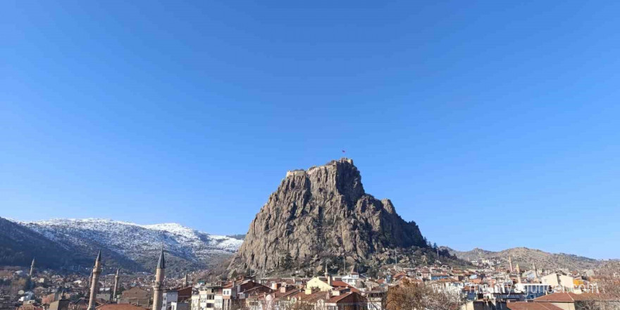 Afyonkarahisar yılın ilk gününe güneşli ve açık bir hava ile başladı