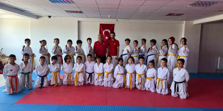 Afyonkarahisar’da Karate Kuşak sınavı tamamlandı