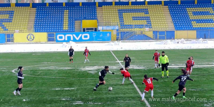 Ağrı Aile ve Sosyal Politikalar Gençlik ve Spor, Kayseri Kılıçaslan Yıldızspor’u 1-0 mağlup etti