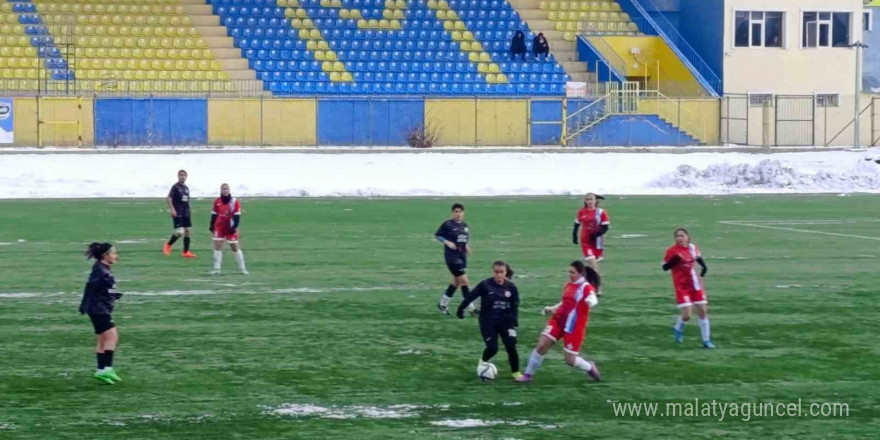 Ağrı Aile ve Sosyal Politikalar Gençlik ve Spor, Kayseri Kılıçaslan Yıldızspor’u 1-0 mağlup etti