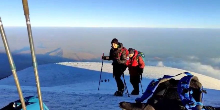 Ağrı Dağı turistleri ağırlamaya devam ediyor