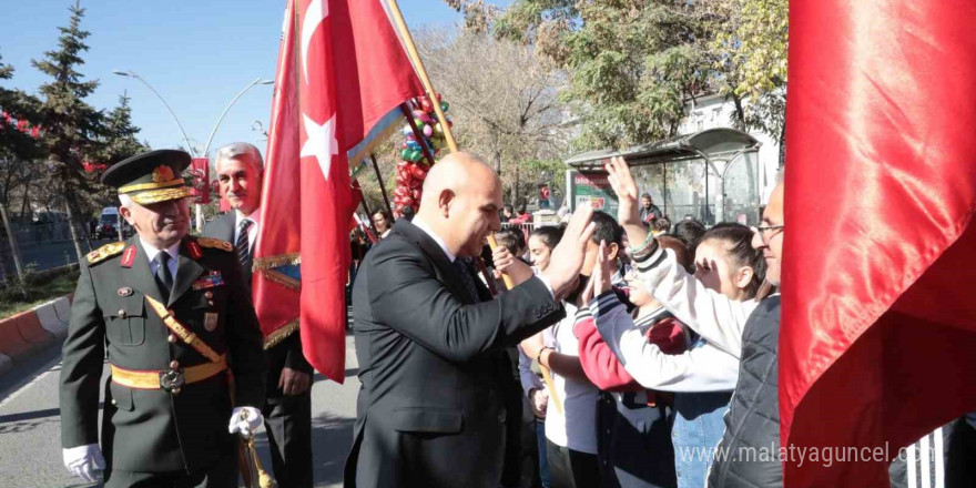 Ağrı’da Cumhuriyet Bayramı törenle kutlandı