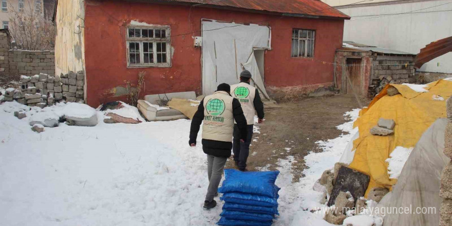 Ağrı’da ihtiyaç sahiplerine yardım eli uzatılıyor