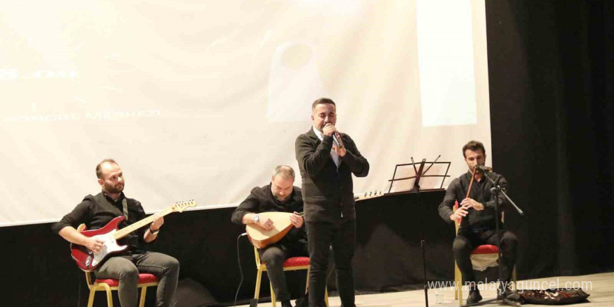 Ağrı’da müzik öğretmeni Nizamettin Ardin’den meslektaşlarına özel konser