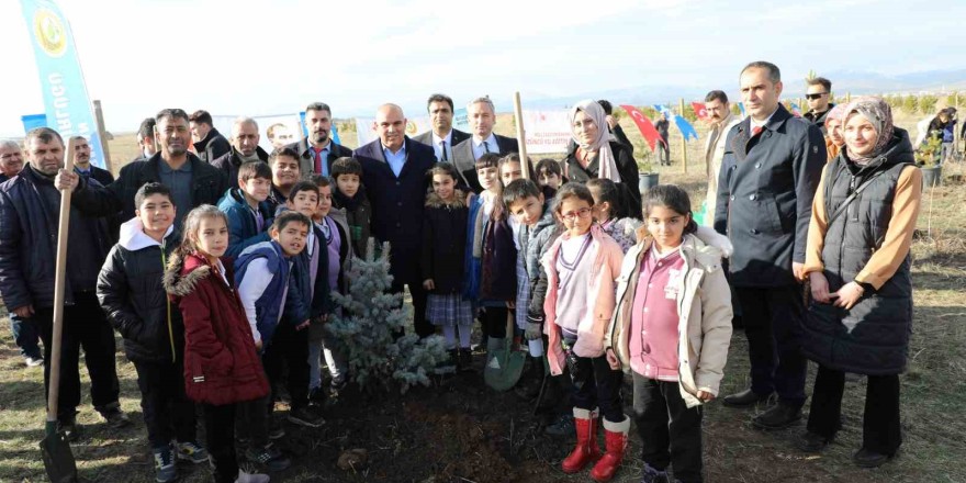 Ağrı’da Öğretmenler Günü’nde fidan dikme etkinliği