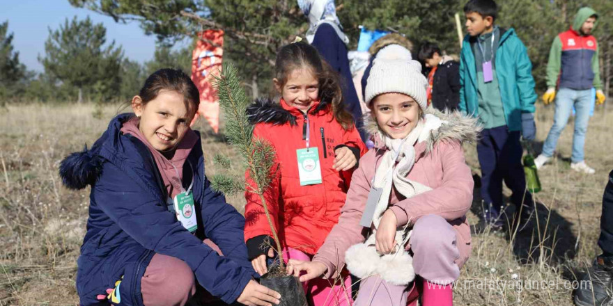 Ağrı’da velilerden öğretmenlere anlamlı Öğretmenler Günü hediyesi