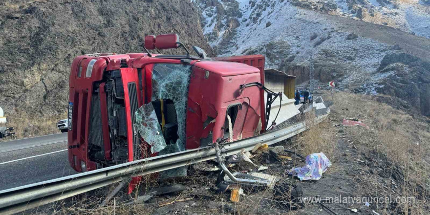 Ağrı’daki 3 ayrı trafik kazasında 4 kişi yaralandı