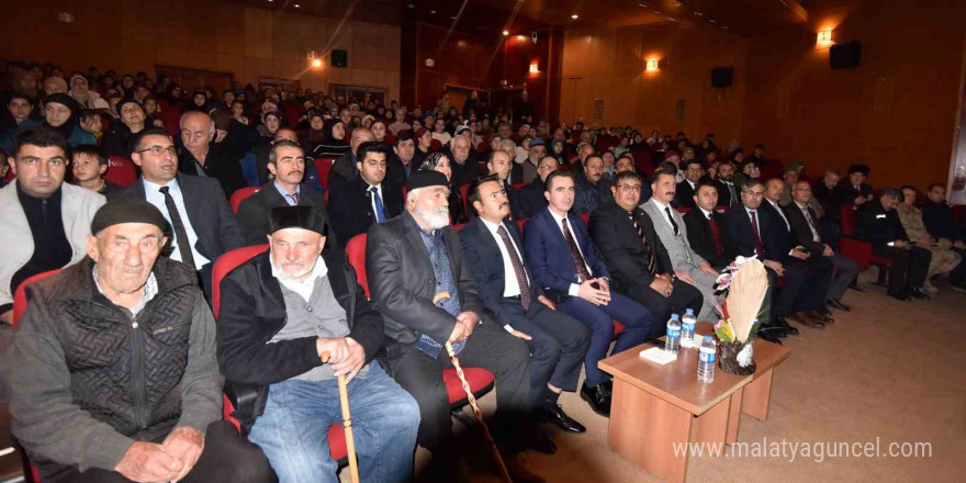 Ahlat’ta Ahıska Türkleri’nin sürgün edilişinin 80. yılı nedeniyle anma programı düzenlendi