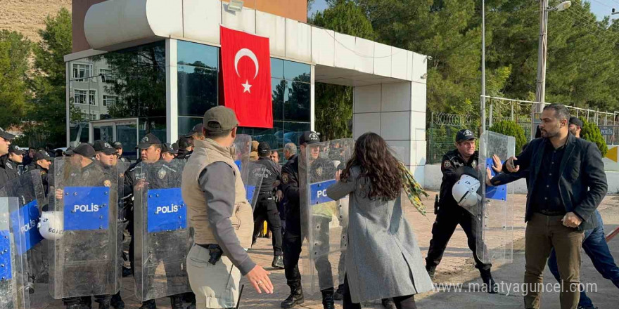 Ahmet Türk: “Halk iradesini tanımayanlara karşı elbette ki tepkimizi ortaya koyuyoruz, ortaya koyacağız”