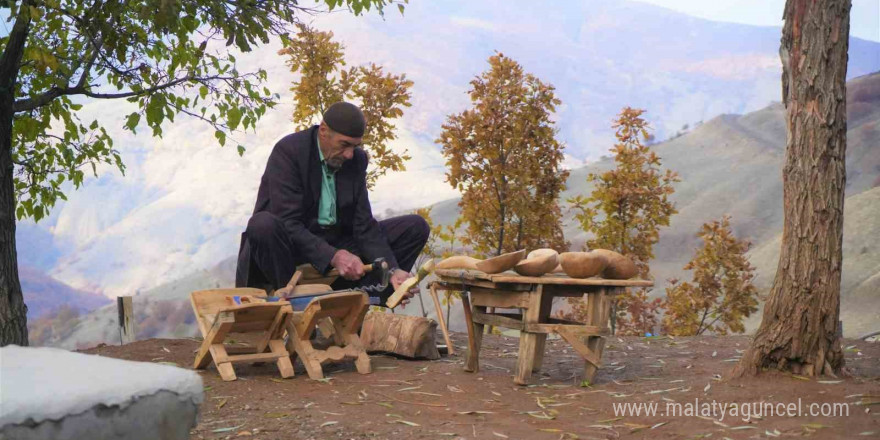 Ahşaba şekil veren usta, teknolojiye direniyor