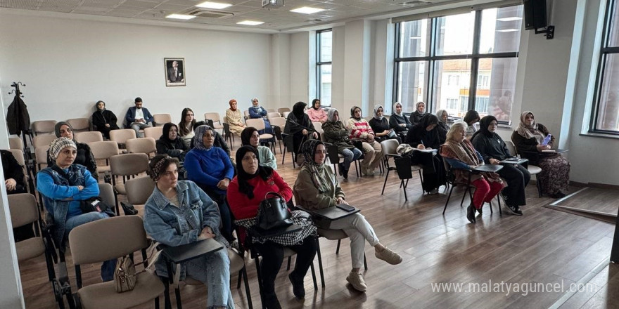 Aile danışmanından ebeveynlere tavsiye: 'Çocuklarınız sizi dikkatli bir şekilde gözlemler'