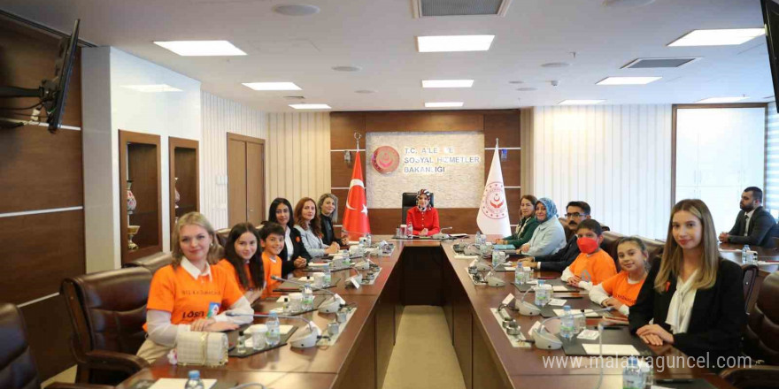 Aile ve Sosyal Hizmetler Bakanı Göktaş, tedavi sonrası kanseri yenen çocuklarla bir araya geldi